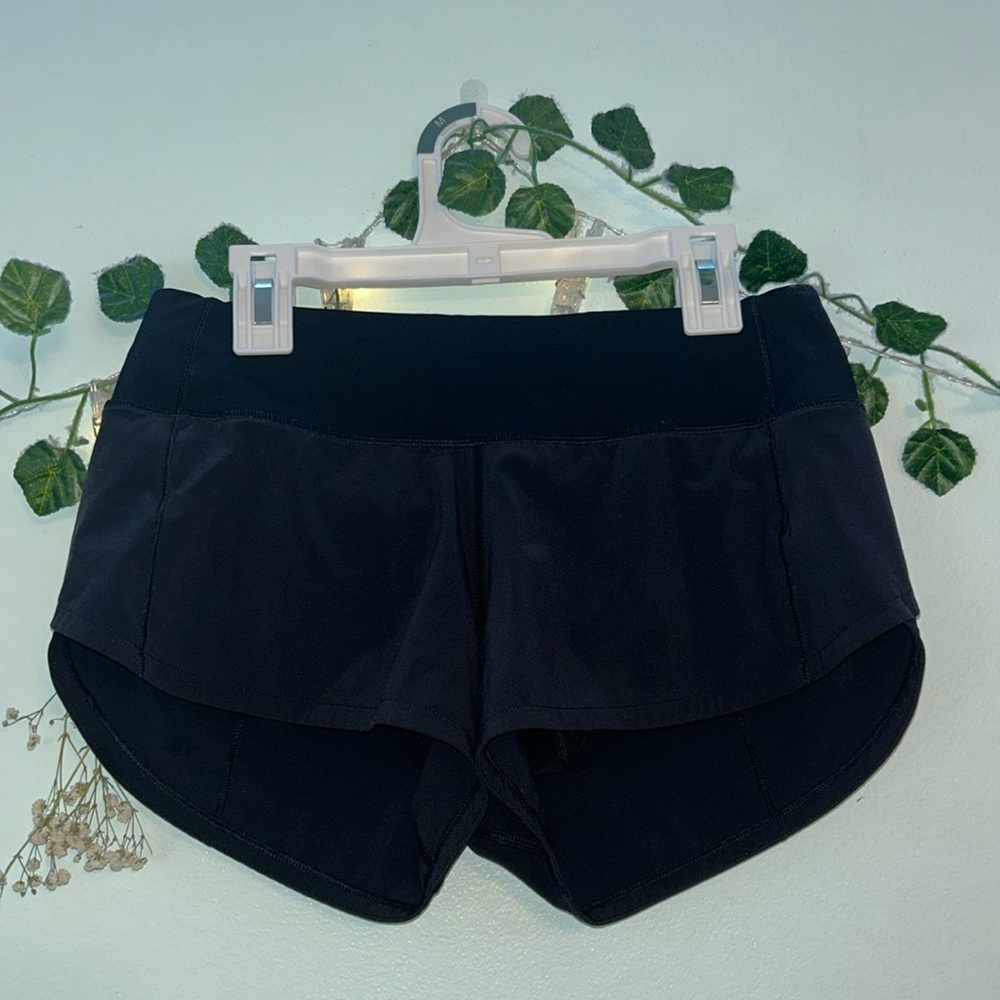 🍋 Lululemon solid black Speed short 2.5” inseam